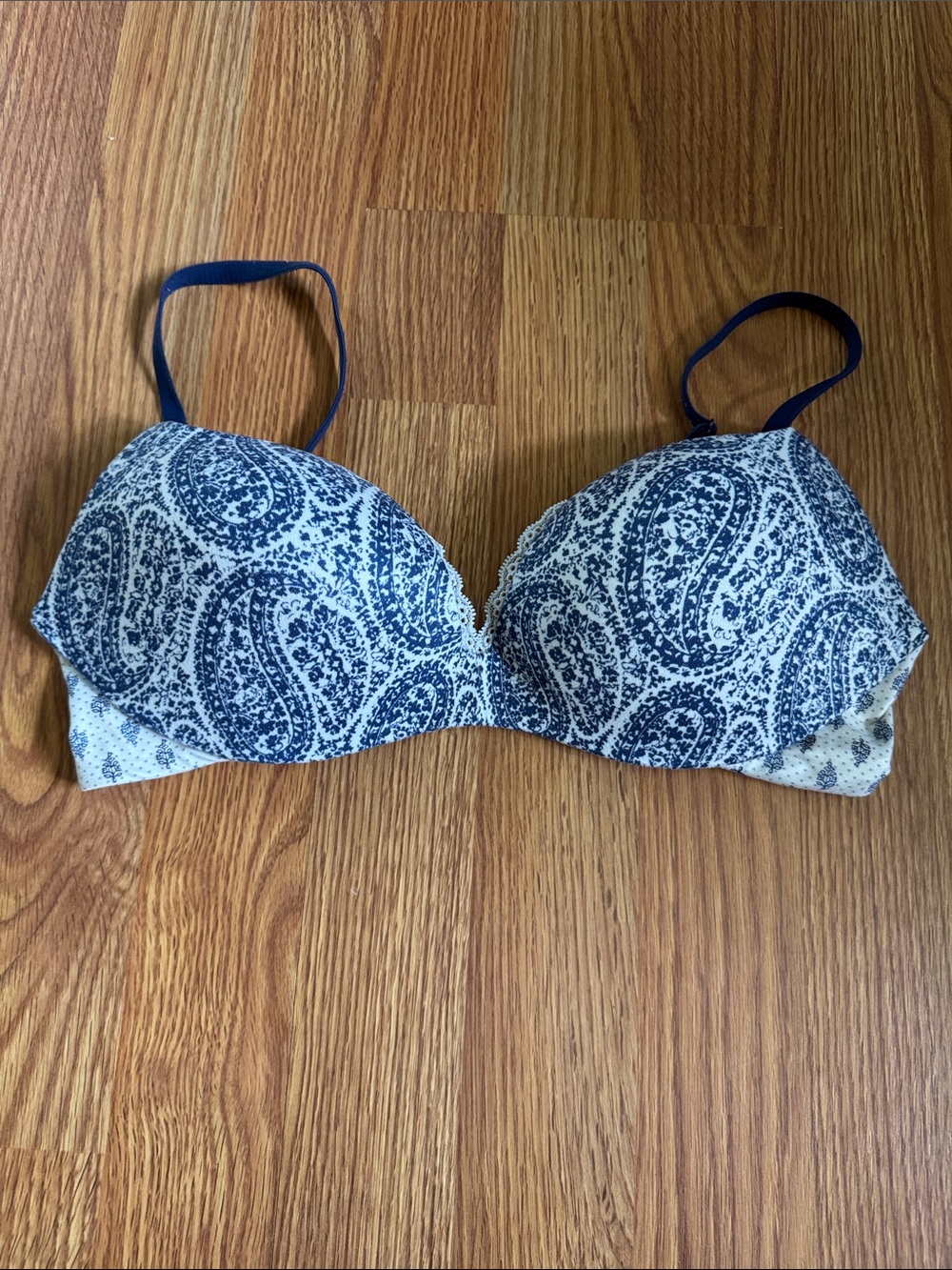 Victoria’s Secret Paisley Plunge Push-Up Bra in Blue and White Intimates 34C
